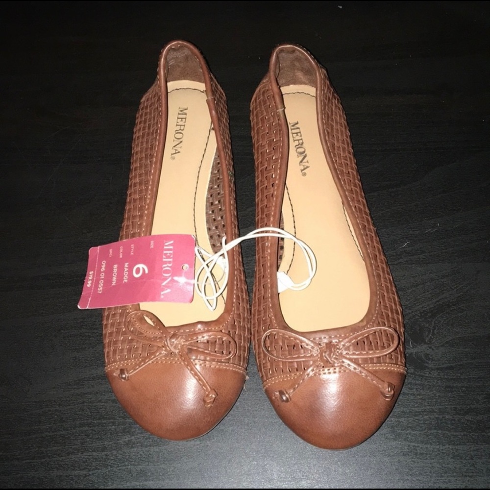 NWT women’s Merona size 6 brown woven flats